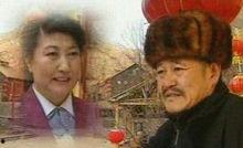 赵本山扮演刘老根吃瓜,赵本山演绎乡村生活的幽默瞬间  第3张