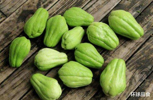 猪吃佛手瓜,田园美食新篇章