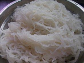 炒米粉吃瓜事件,一场网络狂欢背后的食品安全反思