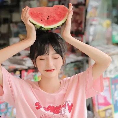 头像女吃瓜图文大全,趣味横生的表情包盛宴