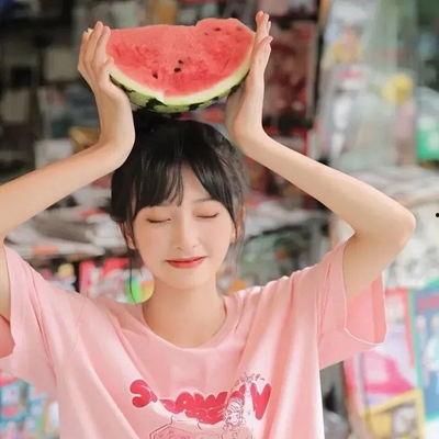 吃瓜的女同学,吃瓜女同学的热议焦点